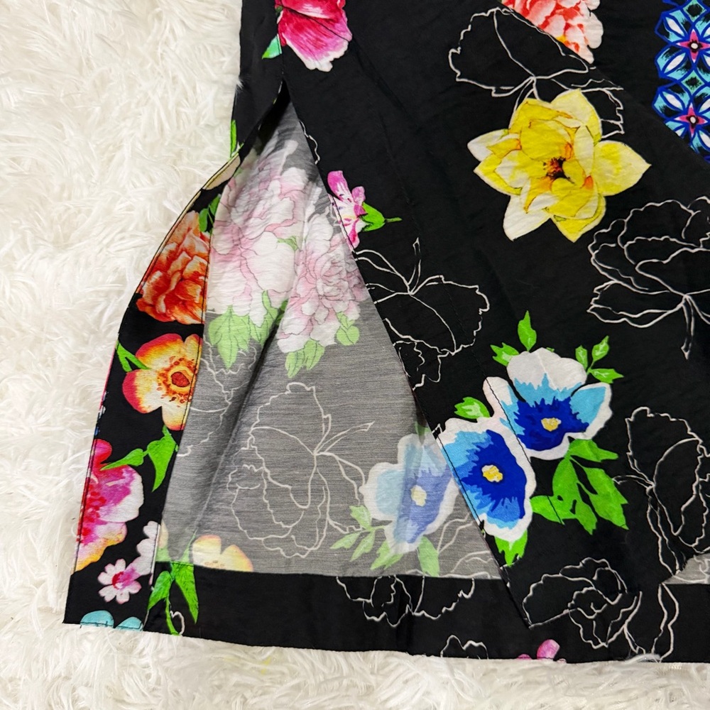 John Mark Womens Floral Button Front Tunic Top Size 1X Black Multicolor Vacation - Picture 7 of 12
